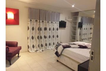 RESTFULL GUEST HOUSE Guest house, Roodepoort - 1