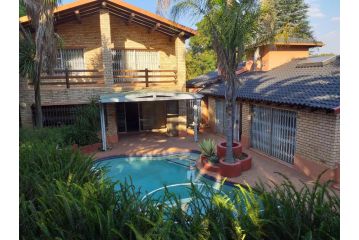 RESTFULL GUEST HOUSE Guest house, Roodepoort - 2