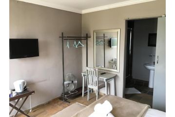 Rhino Creek Estate Hotel, Bloemfontein - 5