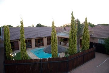 Rise and Shine Lodge Guest house, Bloemfontein - 4