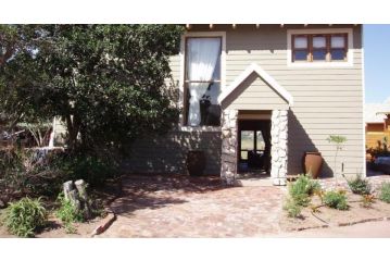 Riverside Hide-a-Way Apartment, Wilderness - 2