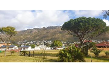 Riverside Villa, Gordonʼs Bay - 1