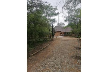 Rixaka Guest house, Marloth Park - 5