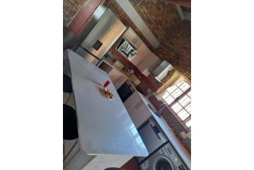Rixaka Guest house, Marloth Park - 4