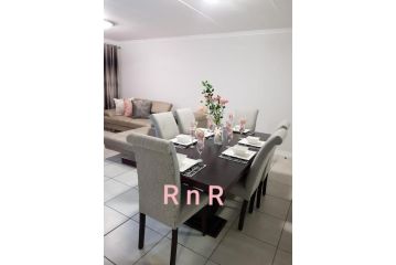 RnR Crystal Lagoon Apartment, Pretoria - 5