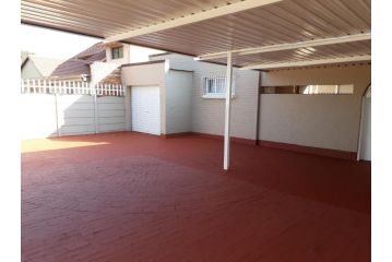 Robertsham (Halaal) Self Catering Cottages Guest house, Johannesburg - 3