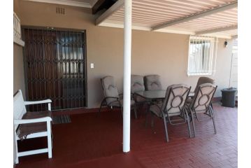 Robertsham (Halaal) Self Catering Cottages Guest house, Johannesburg - 5