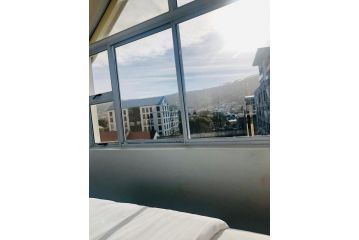 Roeland Square Apartment, Cape Town - 4