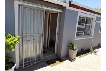 Rondebosch#East#Halaal Apartment, Cape Town - 3