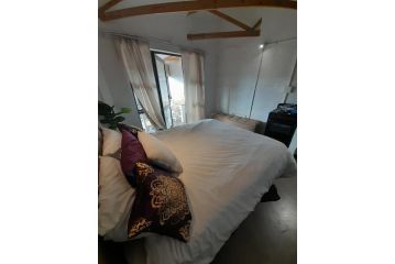 Room for You in Maboneng Apartment, Johannesburg - 2