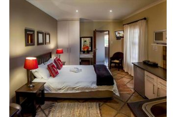 Room in BB - Luxury Room, double Bed and Sleeper Couch max 4 guests, near Port Elizabeth Guest house, Port Elizabeth - 2