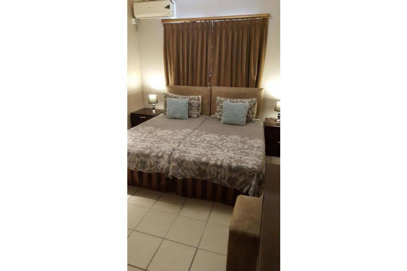 Room in Lodge - Savoy Lodge - Budget standard double room Guest house, Cape Town - imaginea 3