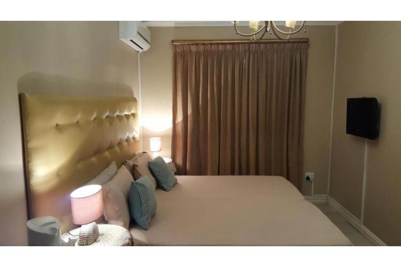 Room in Lodge - Savoy Lodge - Budget standard double room Guest house, Cape Town - imaginea 16