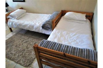 Cenikma Guest Suites - Family Room Apartment, East London - 3