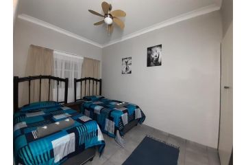 Roos Getaway Apartments #4 Apartment, Bela-Bela - 4
