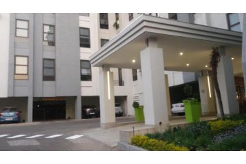 Rosch Inc Prop Rosebank Apartment, Johannesburg - 5