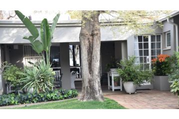 Rosebank Lodge Guesthouse by Claires Guest house, Johannesburg - 1