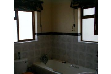 Royal Coachman Hotel, Clarens - 1