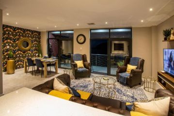 uSHAKA WATERFRONT - ROYAL RELAXING RETREAT Apartment, Durban - 2