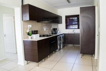 Royal Xtian Greenstone Ridge Apartment, Johannesburg - 5