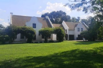 Rural feeling Self Catering Next door to Sandton Apartment, Midrand - 2