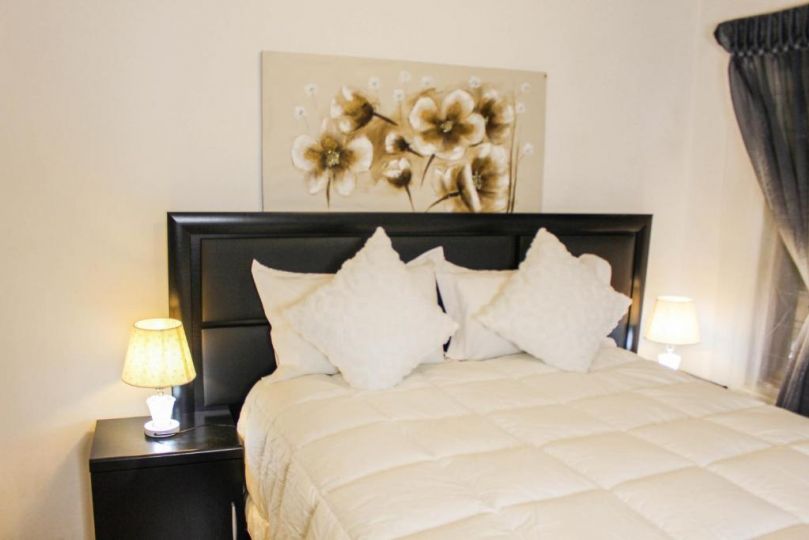 Rustic private room perfect for individuals or couples Guest house, Sandton - imaginea 13