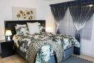 Rustic private room perfect for individuals or couples Guest house, Sandton - thumb 3