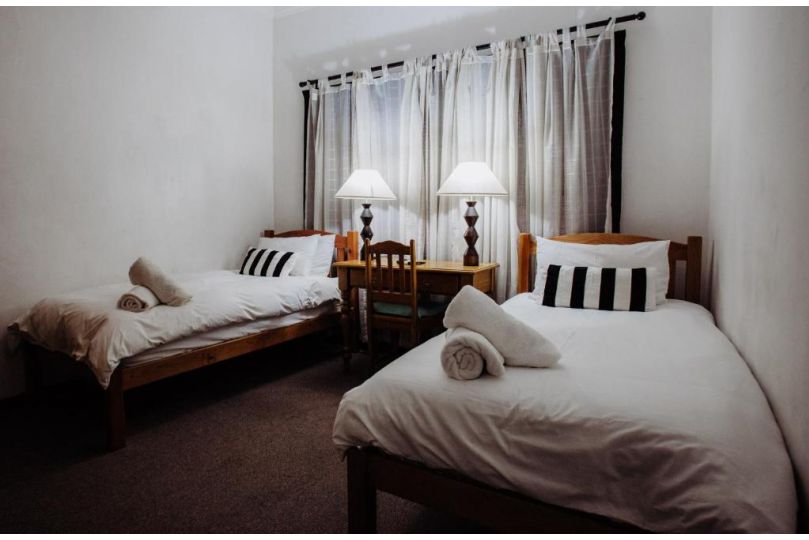 Ruxmian Lodge Guest house, Strand - imaginea 18