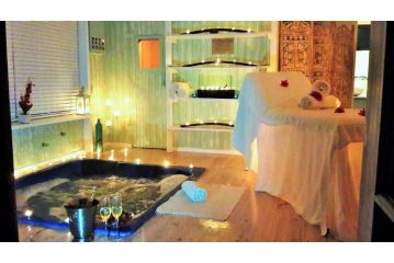 Sacred Mountain Lodge Guest house, Noordhoek - 1