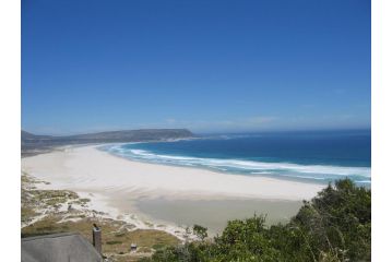 Sacred Mountain Lodge Guest house, Noordhoek - 2