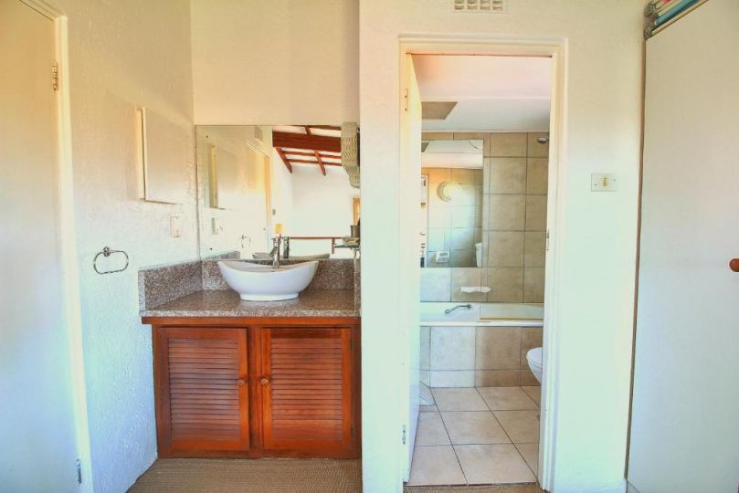 San Lameer Villa 1916 by Top Destinations Rentals Apartment, Southbroom - imaginea 10