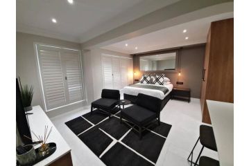 San Michele 208 Apartment, Cape Town - 1