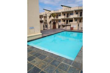 Sancta Maria 10 - Ultimate in luxury & majestic sea views includes private entertainment deck - Free wifi Apartment, Kingsburgh - 5