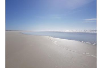 Sanctuary at Langezandt Guest house, Struisbaai - 1