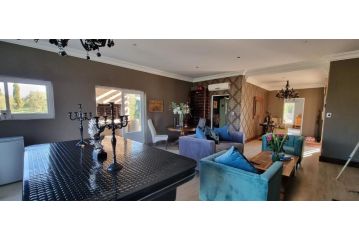 Sandmartins Guest house, Southern Paarl - 5