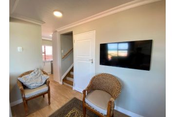 Sandpiper's Nest 7 Houtboschbaai Apartment, Jeffreys Bay - 3