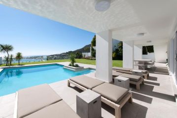 Sandpiper House: Stunning Ocean Views, Heated Pool & Large Garden Villa, Cape Town - 2