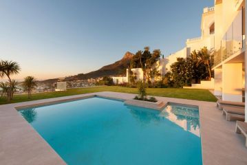 Sandpiper House: Stunning Ocean Views, Heated Pool & Large Garden Villa, Cape Town - 3
