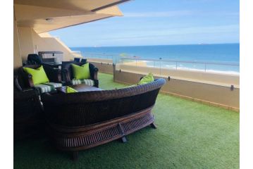 Sands Beach Breaks Luxury Beach Front Umdloti Apartment, Umdloti - 2