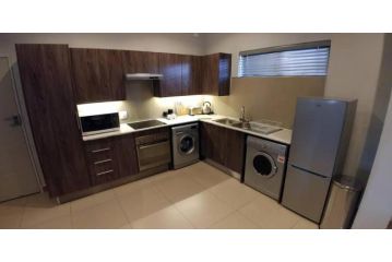 Sandton Luxury Apartments Apartment, Johannesburg - 5