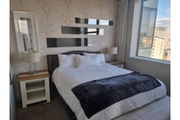 Sandton Skye 3 Bed Exclusive Apartment, Johannesburg - 5