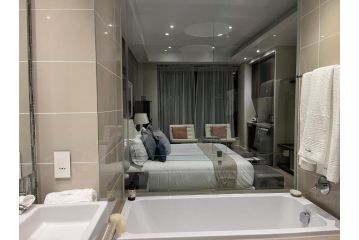 Sandton Skye Luxury Suite Apartment, Johannesburg - 3