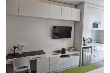 Sandton Skye Premium Apartment, Johannesburg - 2