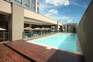 Sandton Skye unit 702 Apartment, Johannesburg - 2