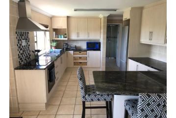 Sandy Bottoms Apartment, Jeffreys Bay - 4