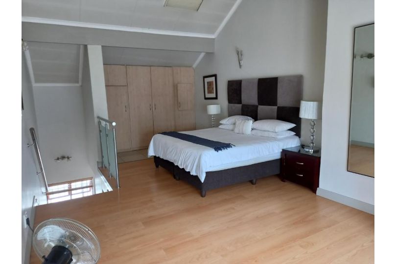 Mount Royal 16 - Large 1 bed Apartment, Johannesburg - imaginea 2