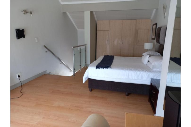 Mount Royal 16 - Large 1 bed Apartment, Johannesburg - imaginea 1