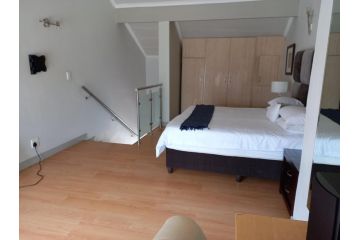 Mount Royal 16 - Large 1 bed Apartment, Johannesburg - 1