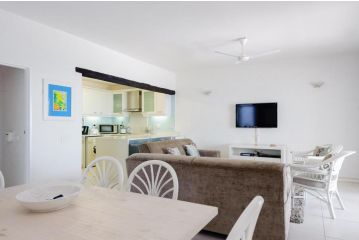 Santorini Akrotiri 28 (Family Only) Apartment, Ballito - 3