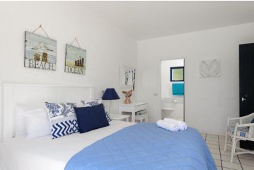 Santorini Akrotiri 30 - Family only Apartment, Ballito - 5